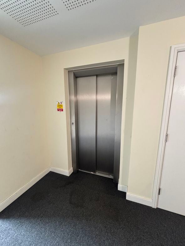 Property image 17 of 19