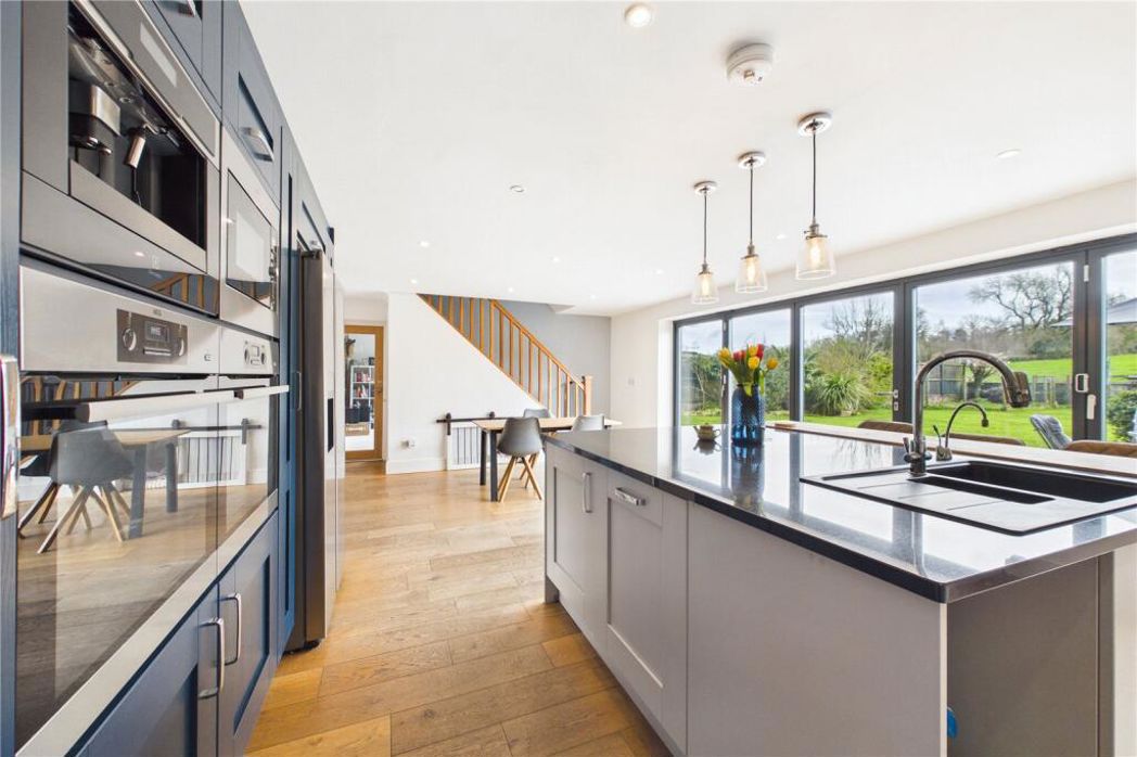 Property image 6 of 20