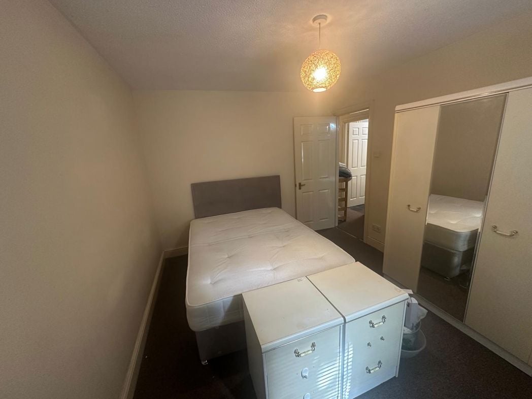 Property image 5 of 8