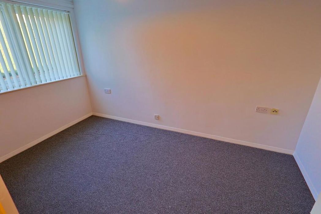 Property image 5 of 16