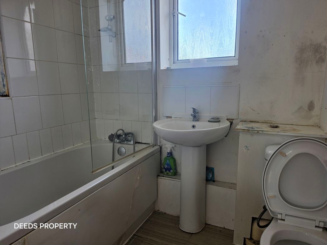 Property image 11 of 13