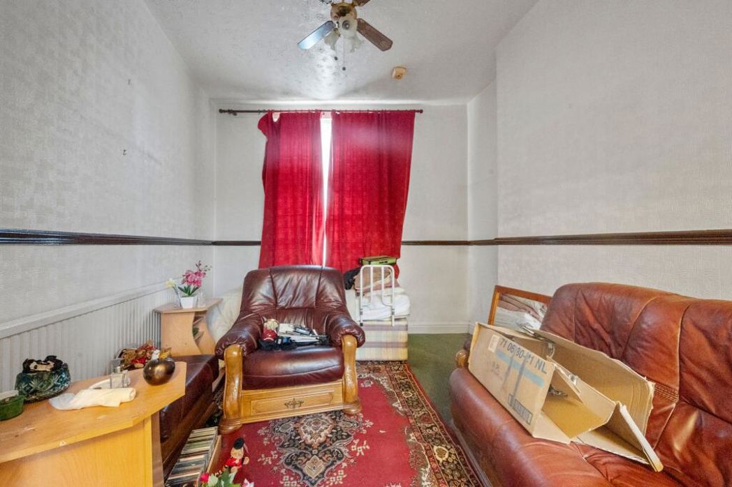 Property image 3 of 18