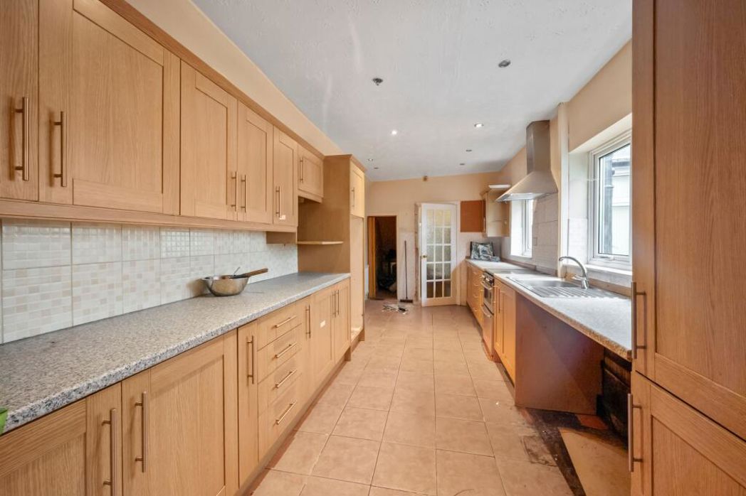 Property image 6 of 18