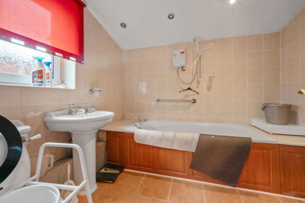 Property image 7 of 18