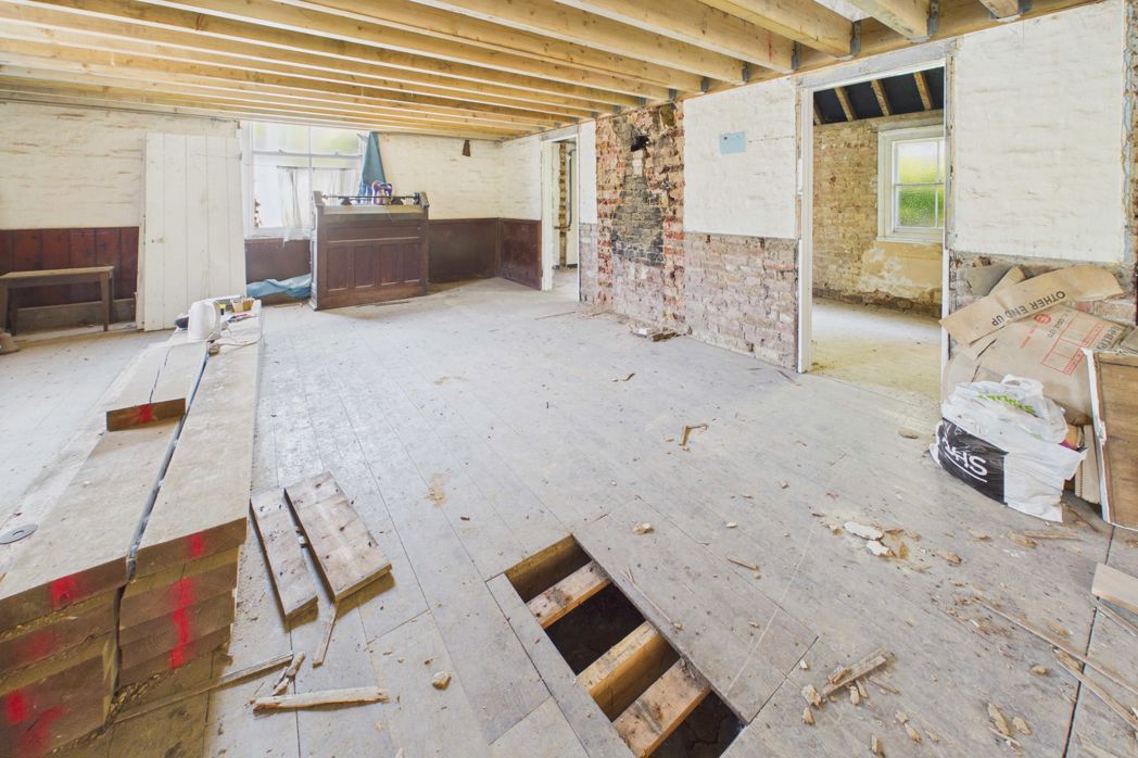 Property image 6 of 11