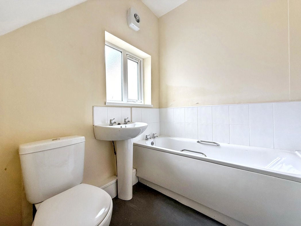 Property image 8 of 16