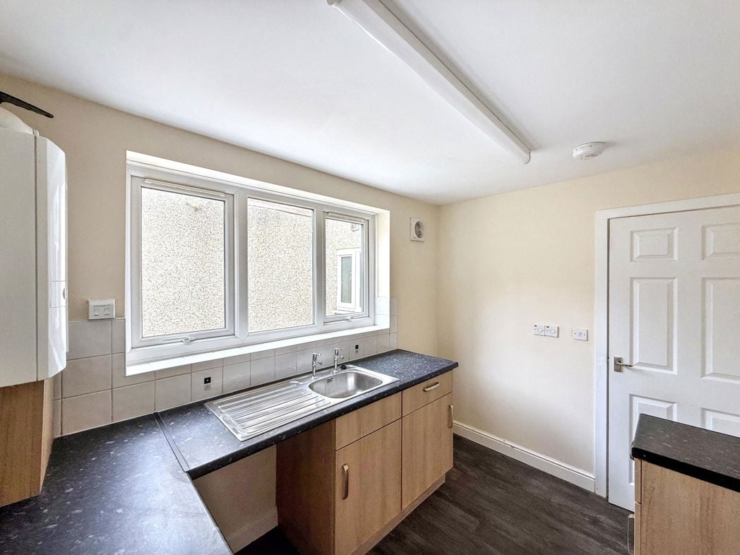 Property image 5 of 16