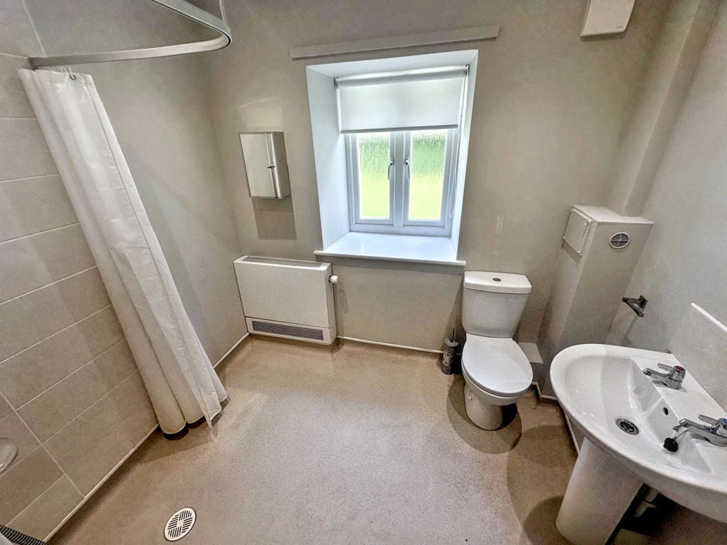 Property image 6 of 8