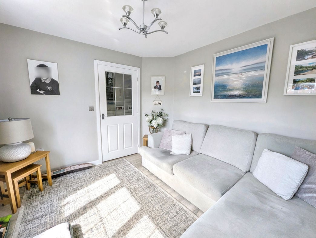 Property image 5 of 28