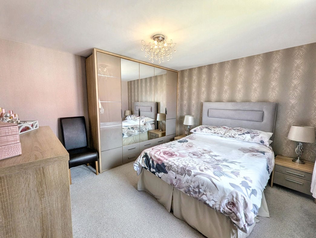 Property image 15 of 28