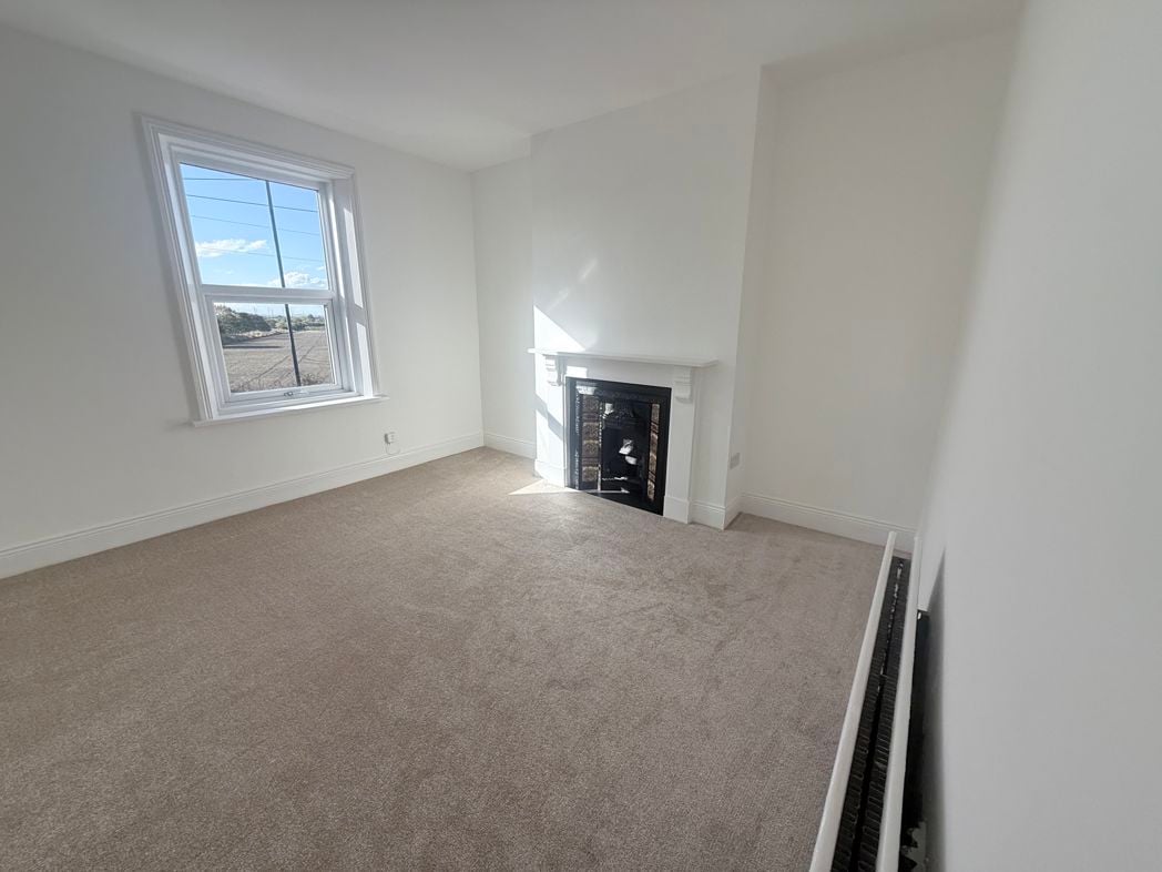 Property image 11 of 14