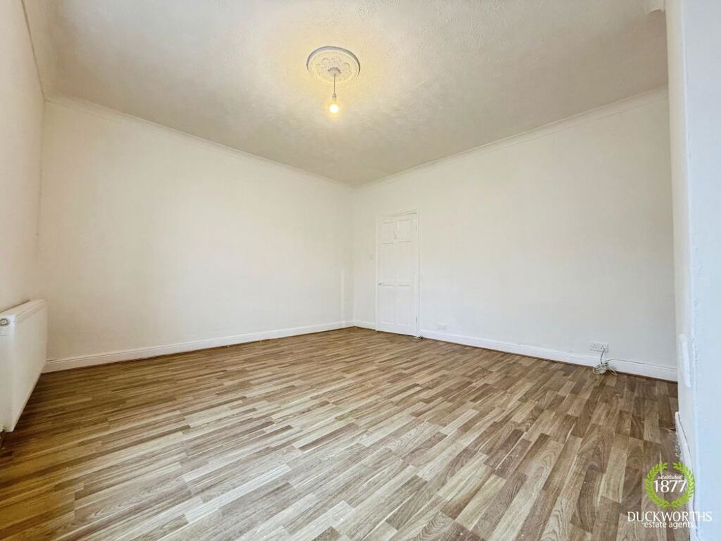 Property image 8 of 17