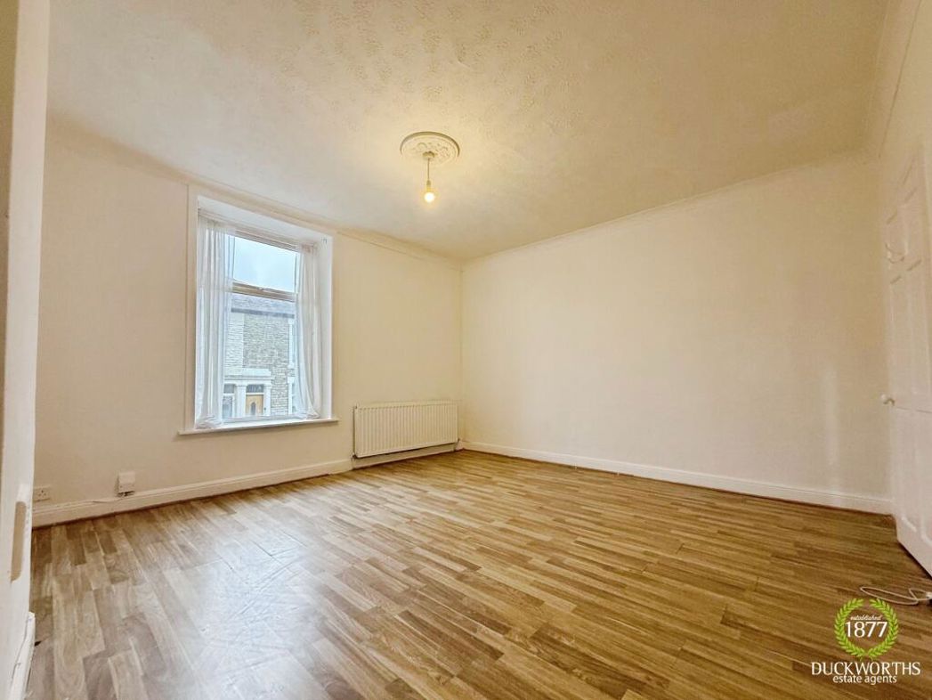 Property image 11 of 17