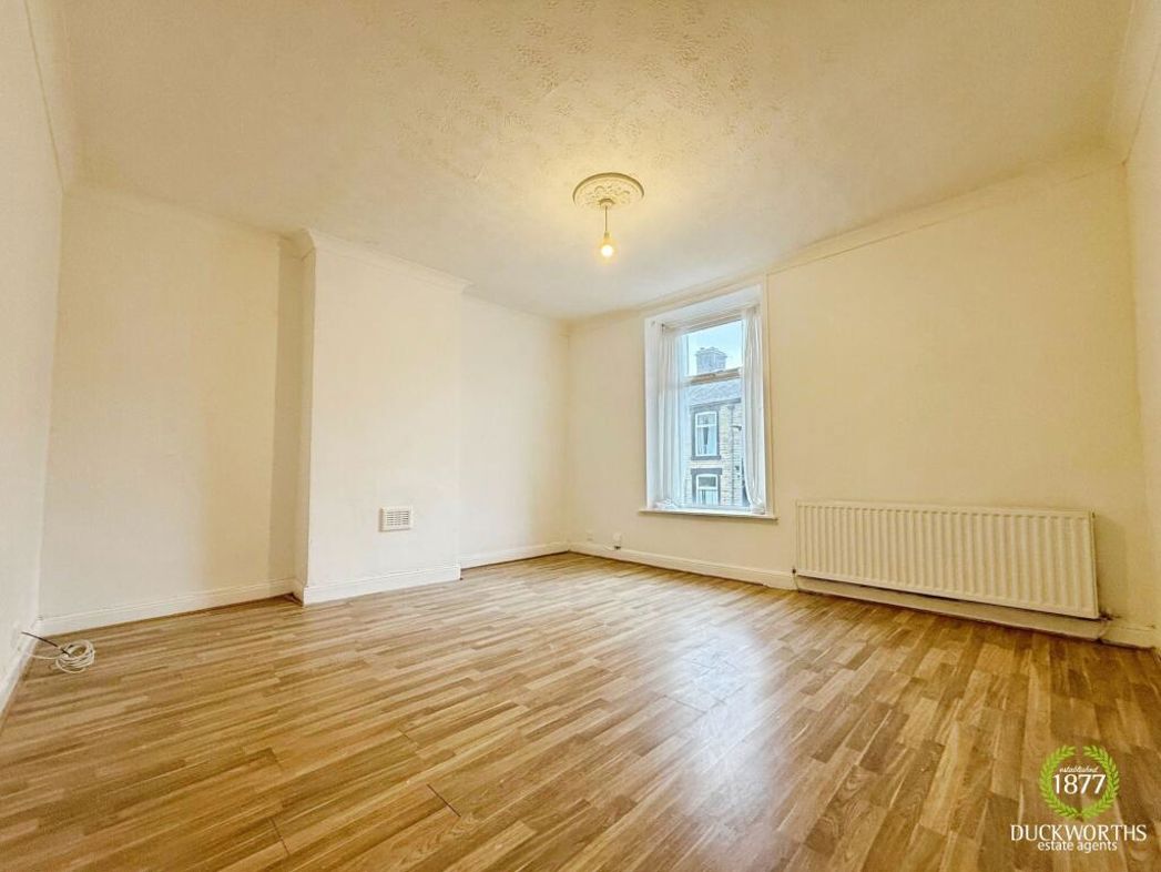 Property image 6 of 17