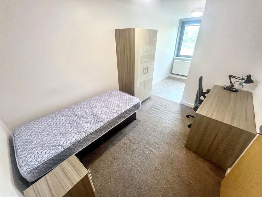 Property image 5 of 6