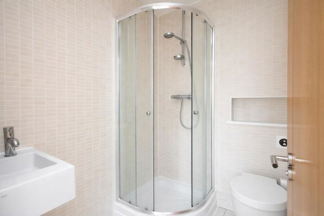 Property image 16 of 22