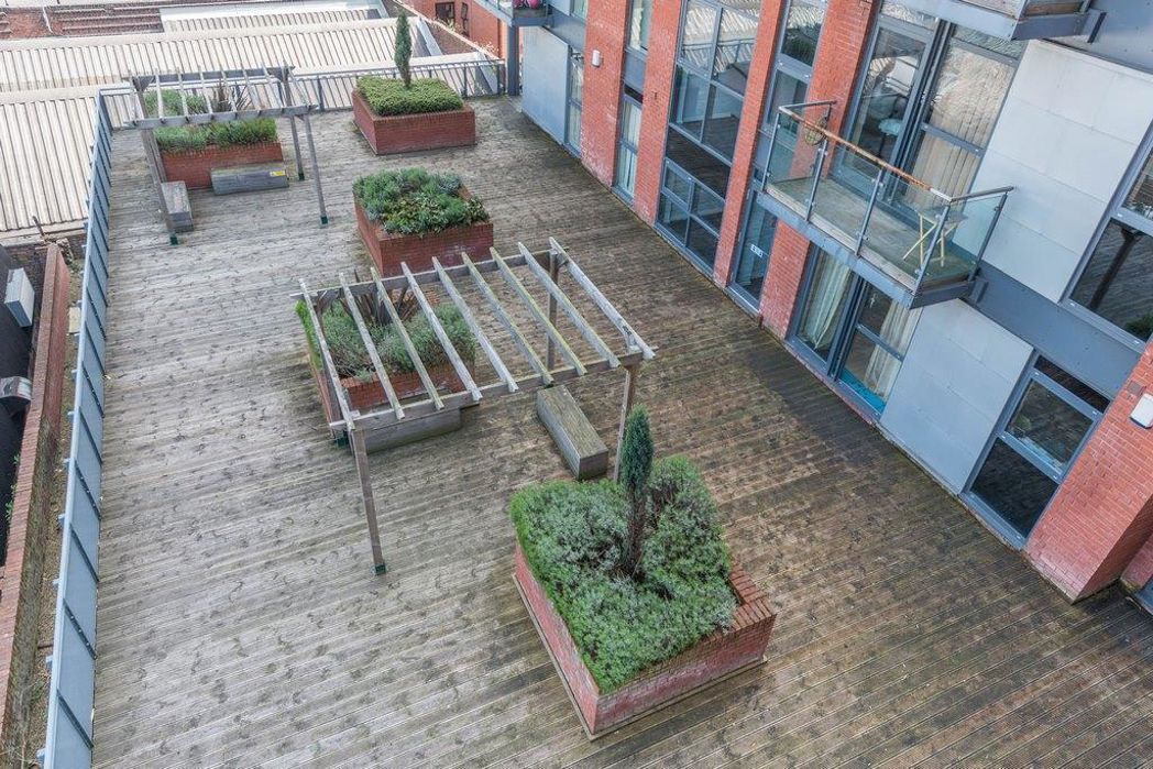 Property image 6 of 9