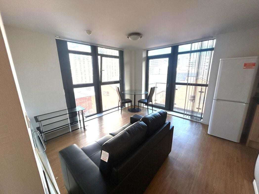 Property image 5 of 9