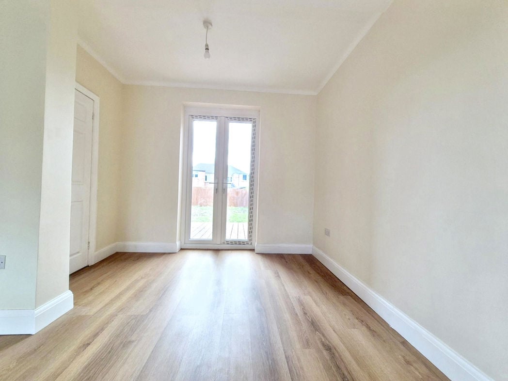 Property image 8 of 21