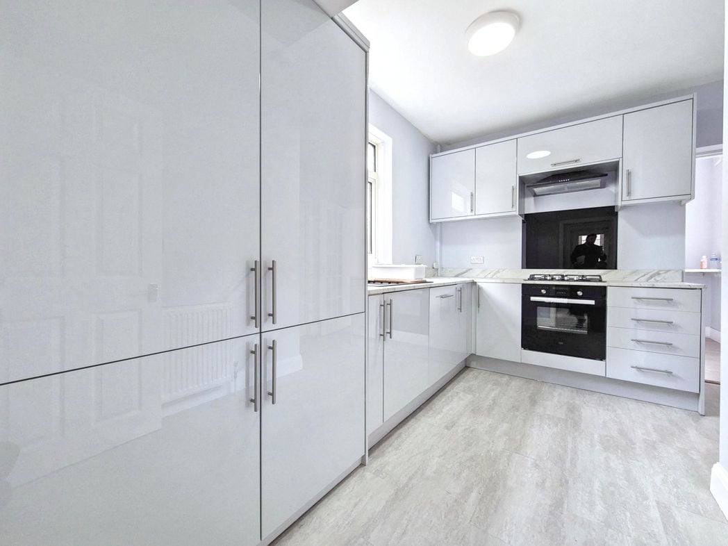 Property image 3 of 21