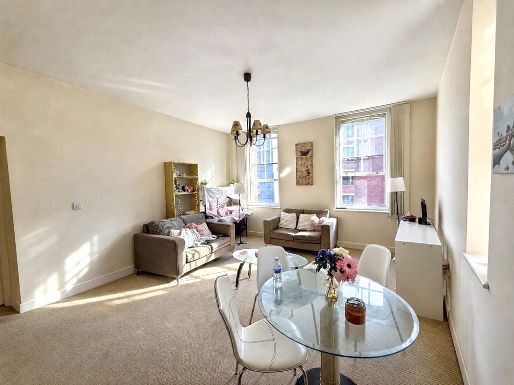 Lounge Kitchen