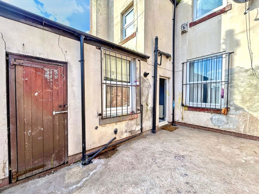 Property image 10 of 11