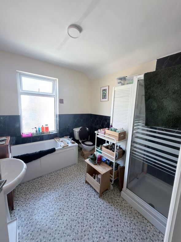 Property image 10 of 17
