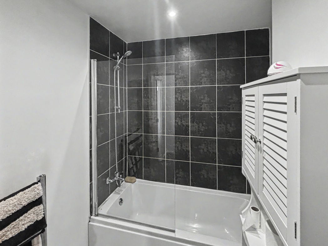 Property image 8 of 9