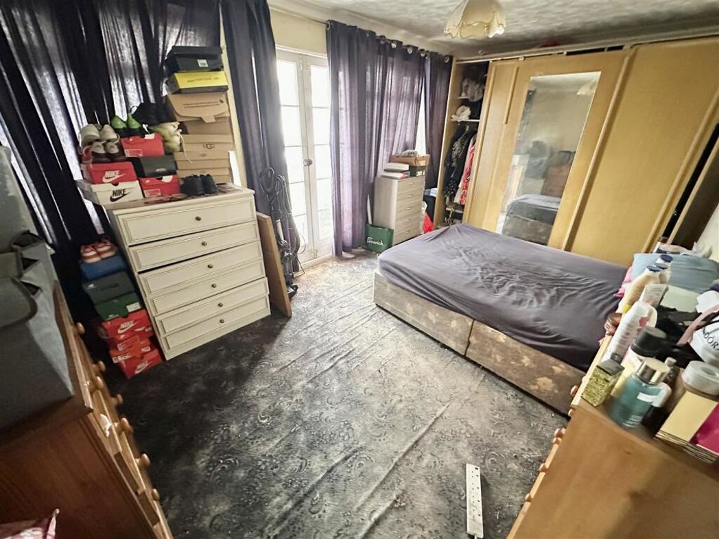 Property image 4 of 15