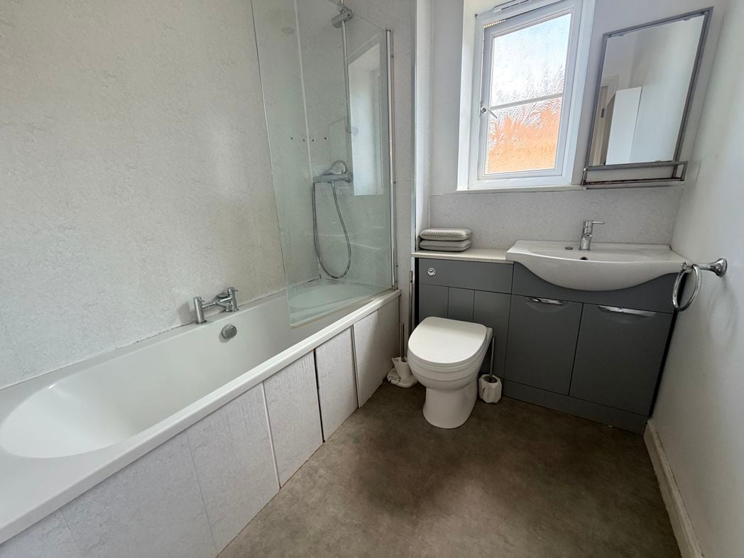 Property image 5 of 8
