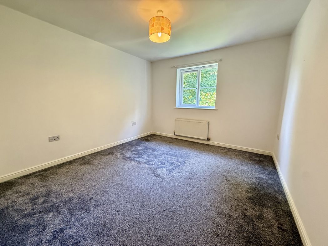Property image 8 of 9