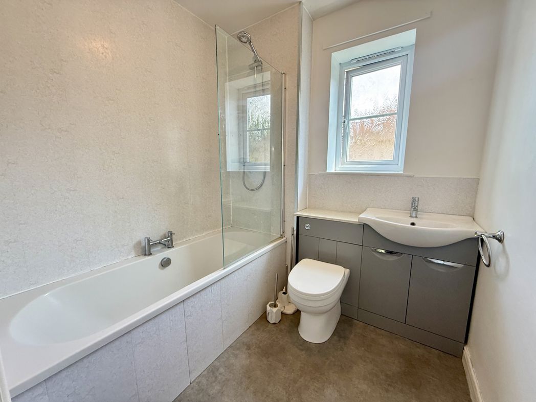Property image 7 of 9