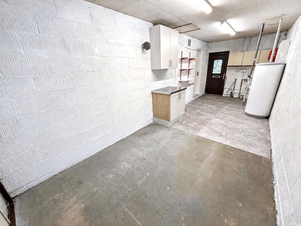 Property image 5 of 11