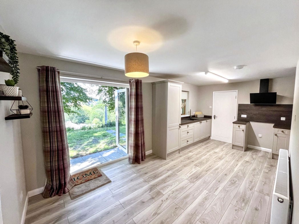 Property image 3 of 11