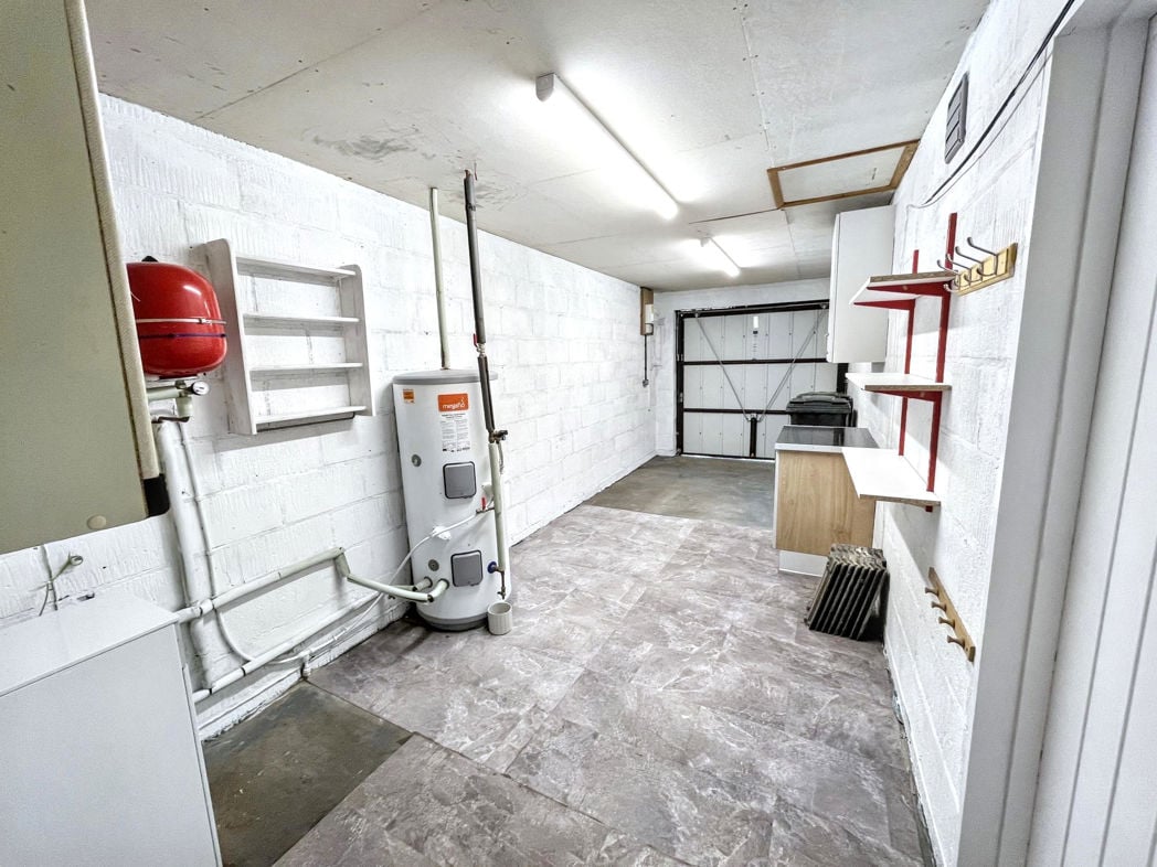 Property image 4 of 11