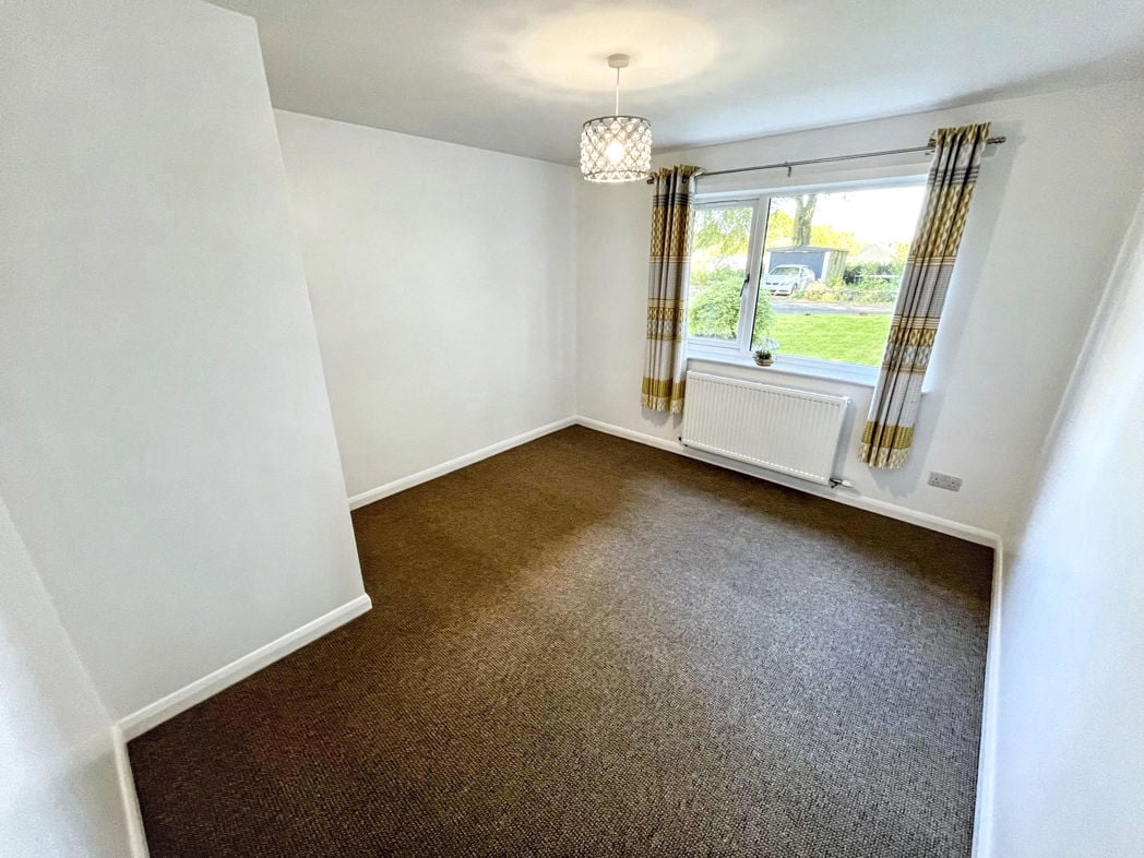 Property image 8 of 11