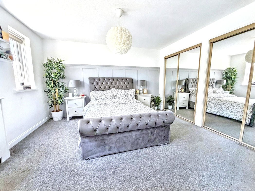 Property image 12 of 23