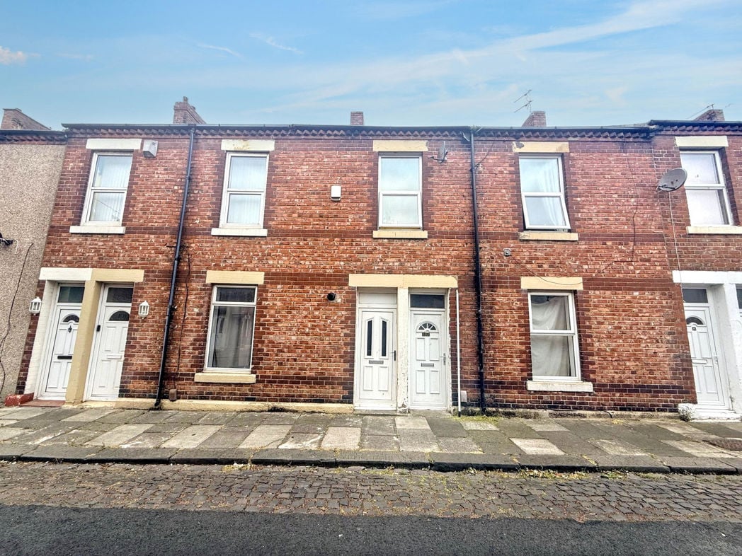 Front Exterior Upper Floor Flat