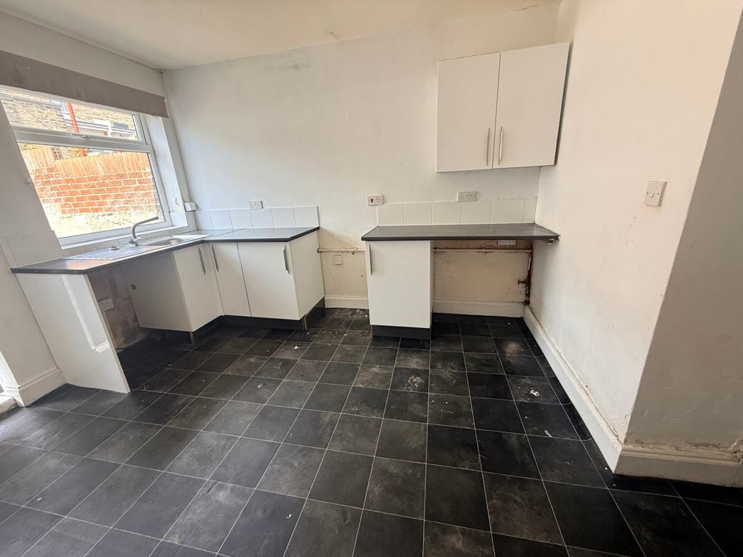 Property image 2 of 9