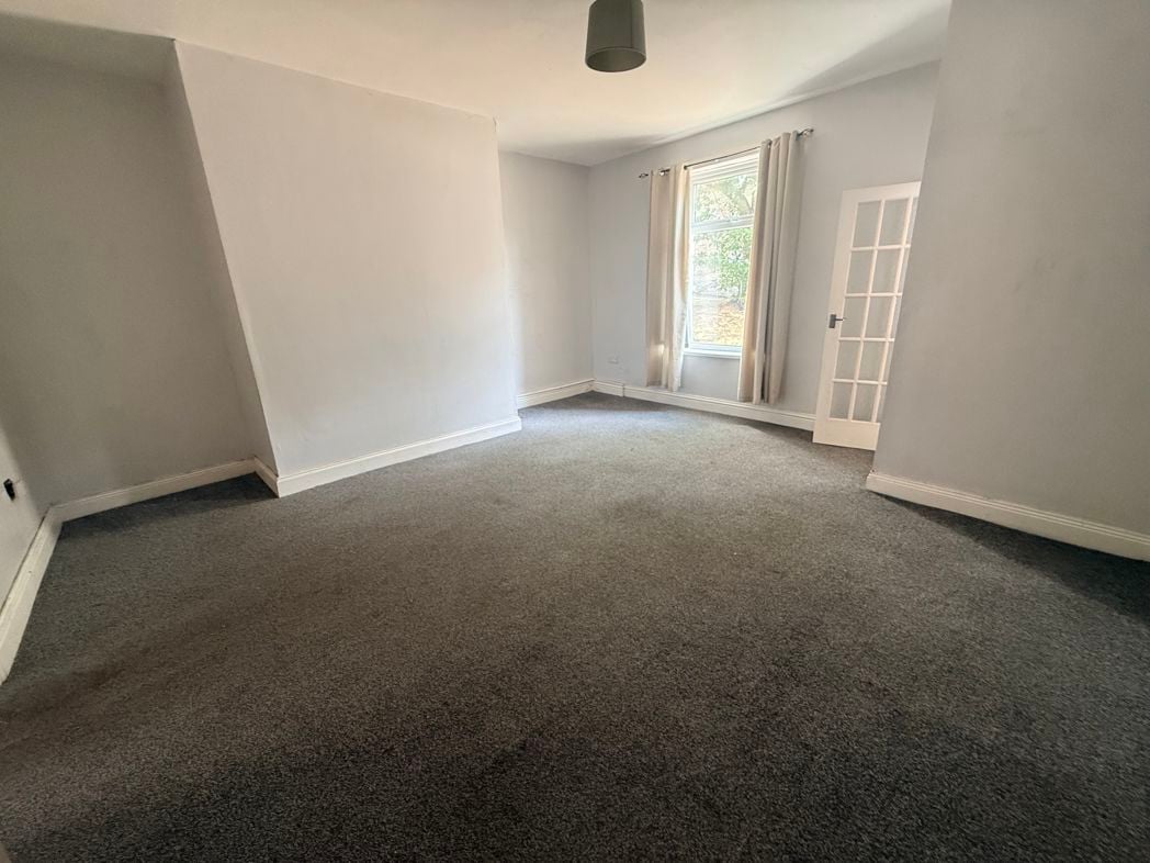 Property image 6 of 9