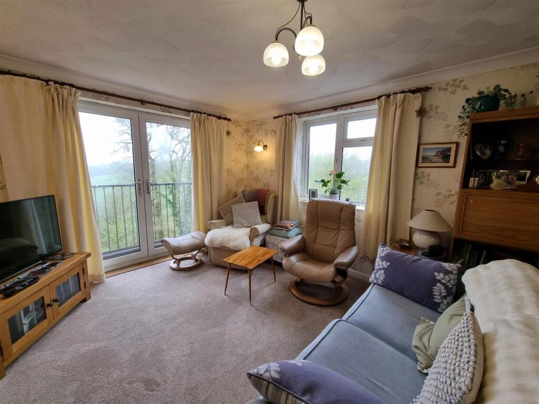 Property image 2 of 8