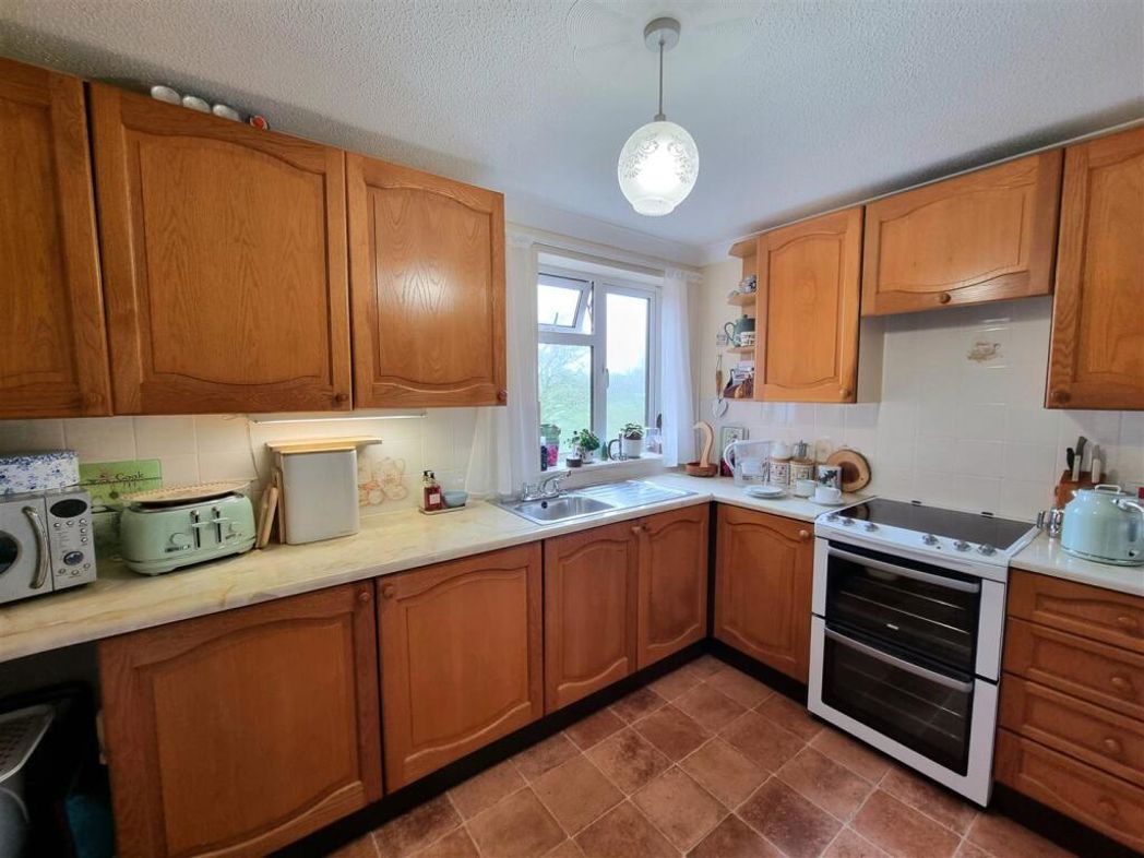 Property image 3 of 8