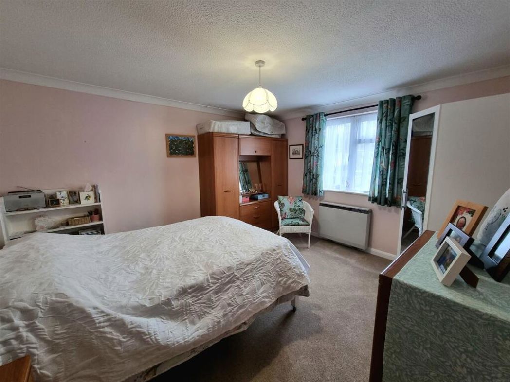 Property image 4 of 8
