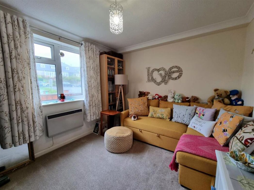 Property image 5 of 8