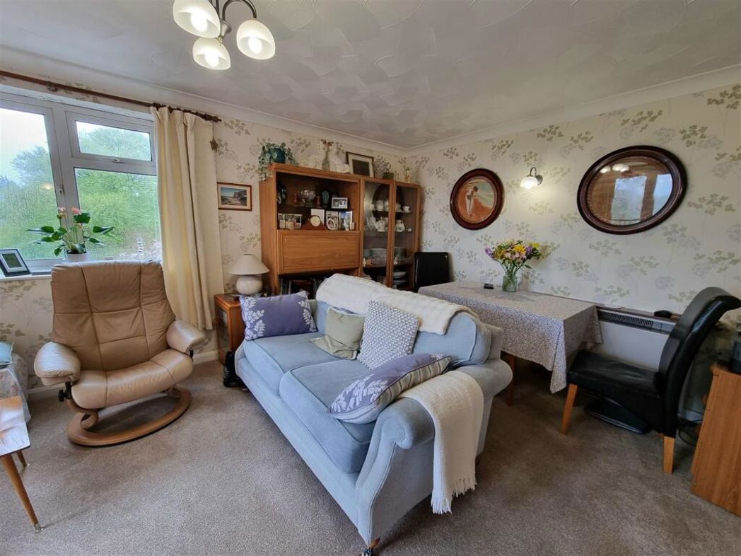 Property image 6 of 8
