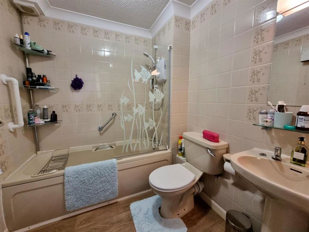 Property image 7 of 8