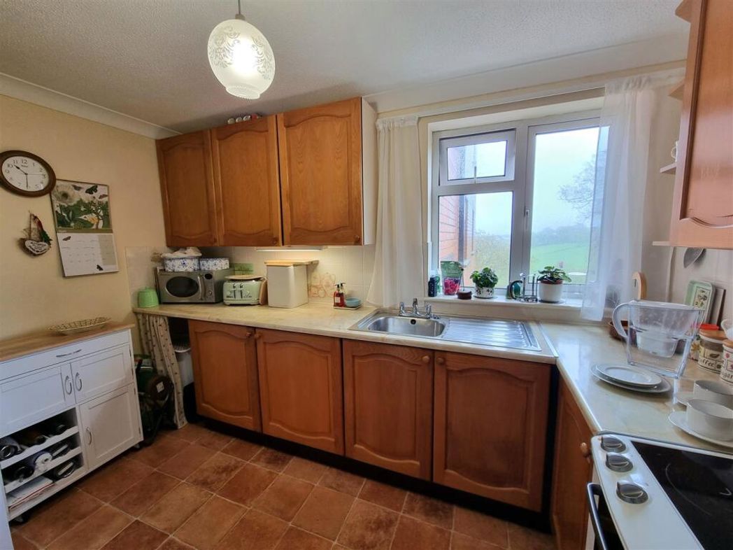 Property image 8 of 8