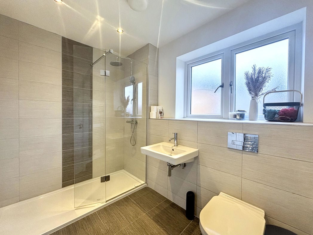 Property image 16 of 31
