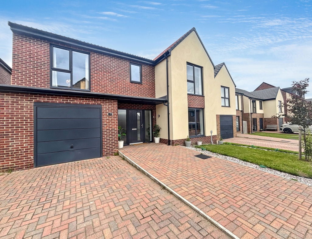 Property image 1 of 31