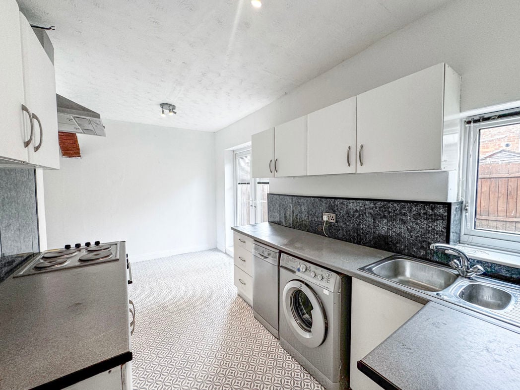 Property image 5 of 9